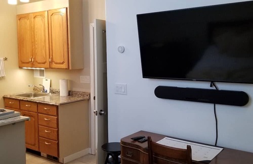 Logan Apartamento | Welcome to RubyZ Studio in Downtown Logan!