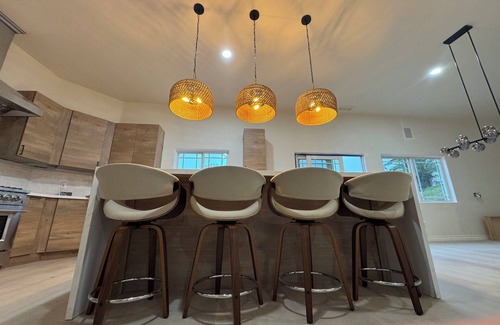 Poway Casa | Welcome to San Diego’s Poway Paradise, your private oasis on Sycamore Canyon!