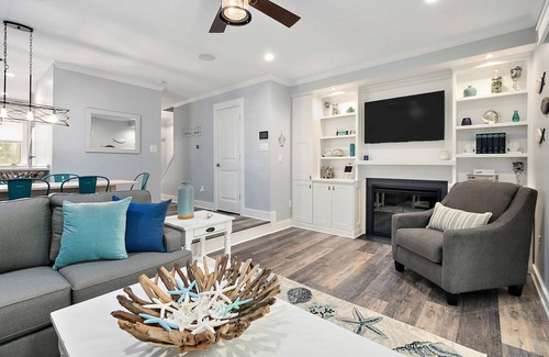 Bethany Beach Condominio | Caminar, andar en bicicleta, o traslado a la playa! Adosado recién actualizado con piscina y tenis