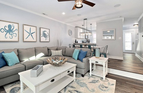 Bethany Beach Condominio | Caminar, andar en bicicleta, o traslado a la playa! Adosado recién actualizado con piscina y tenis