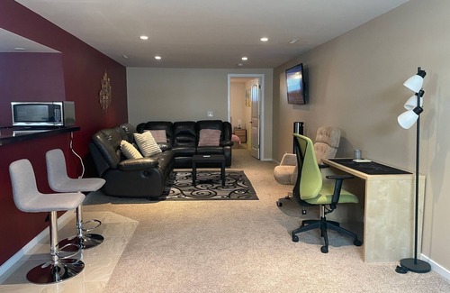 Jasper Place Casa | Welcome to Shibly's Retreat