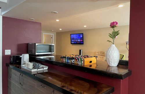 Jasper Place Casa | Welcome to Shibly's Retreat
