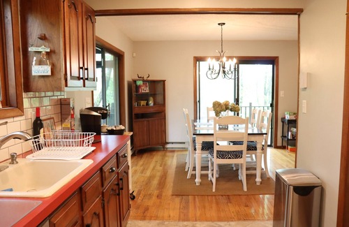Bushkill Casa | *Welcome to Snow Lodge*