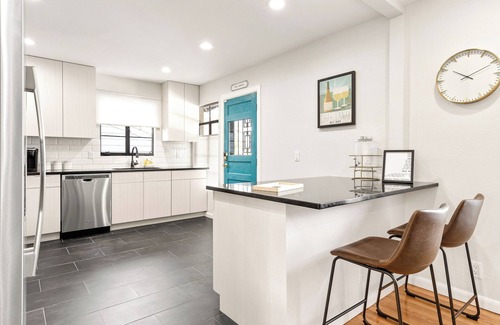 Alta Vista Apartamento | Welcome to SoHil Flats Unit 2! Fully-furnished & All bills paid!