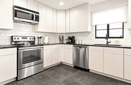 Alta Vista Apartamento | Welcome to SoHil Flats Unit 2! Fully-furnished & All bills paid!