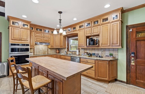 Frankfort Casa | Welcome to Stillmeadow Farm, a grand Georgian-style home nestled on 135 acres in Frankfort, KY