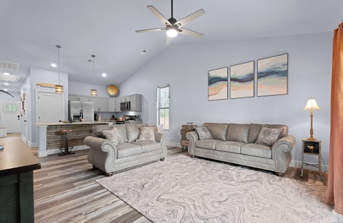 Moore Casa | Welcome to Sunset Haven at Lake Bowen. This is a new 3bed 2bth Pet Friendly home