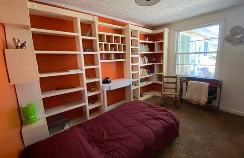 Mars Hill Cabaña | Welcome to Sunshine Knoll for countryside warmth from sunrise to sunset!