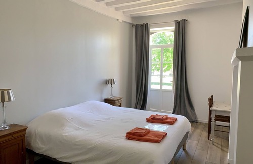 Becon-les-Granits Otro | Welcome to the Farm