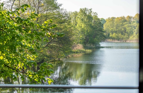 Krakow am See Apartamento | Welcome to the 5-star Mantra Oasis vacation apartment directly on Lake Krakow.