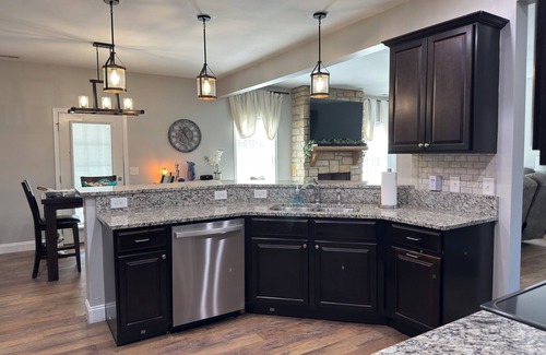 Kingsport Casa | Welcome to the Appalachian Oasis. Pool home with 4 bedrooms, 3 bath and gym.
