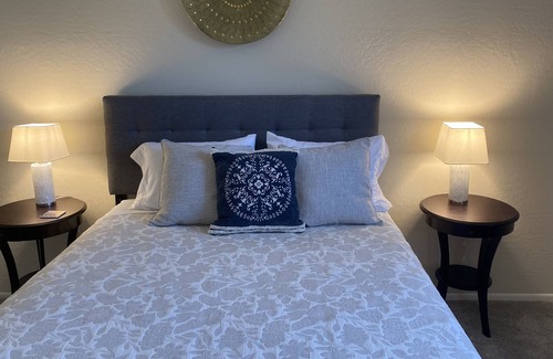 Surprise Casa | Welcome to the Azalea Rose Cottage