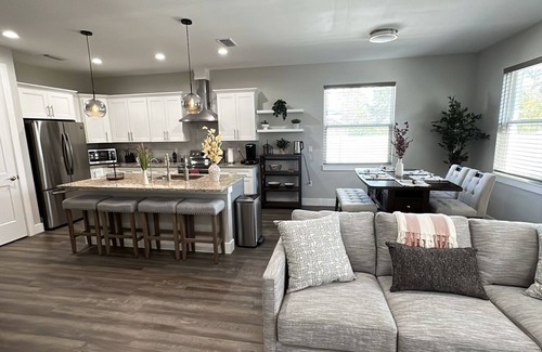 North Port Casa | Welcome to the Beautiful Pool House of North Port!
