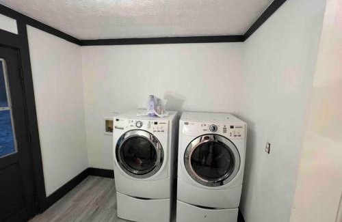 Stone Mountain Apartamento | Welcome to the blue house!