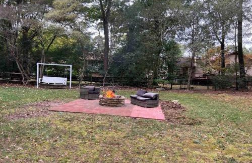 Stone Mountain Apartamento | Welcome to the blue house!