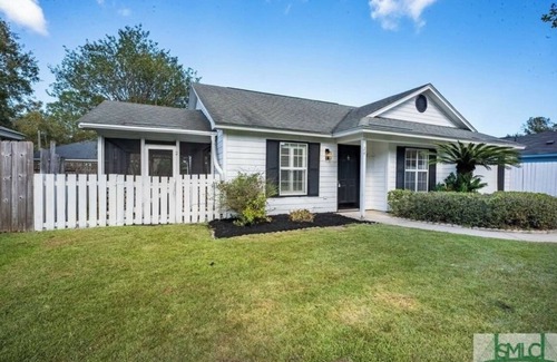 Savannah Casa | Welcome to the Butterfly Bungalow located in charming Isle of Hope, Savannah, GA