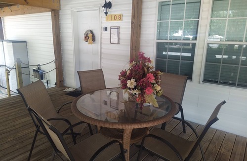 Moore Haven Casa | Welcome to the "CASA CORAZON TROPICAL". Your vacation home in the heart of Florida!