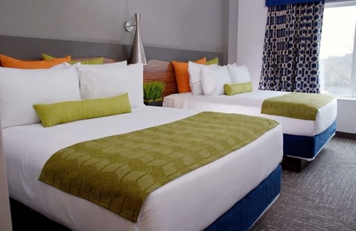 Circleville Complejo | Welcome to the Catskill Mountains! 3 Big Accommodations w/ Patio! Waterpark!
