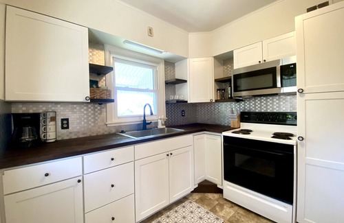Billings Casa | Welcome to the College Streets!