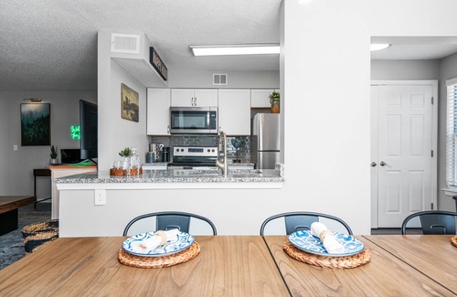 Sycamore Ridge Apartamento | Welcome to The Conservatory, your dream home away from home in Atlanta.