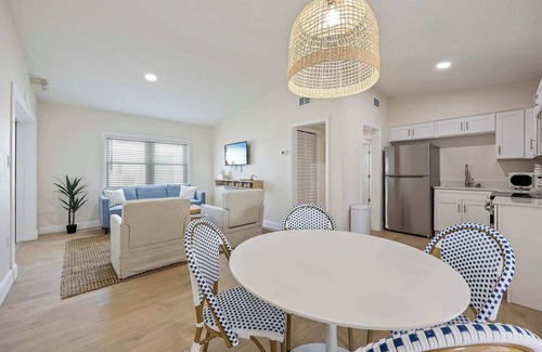Cocoa Beach Apartamento | Welcome to The Drift – Your Laid-Back Beach Escape in Cocoa Beach!