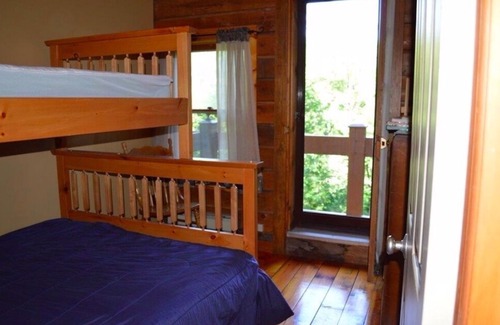 Eagle Lake Chalet De Esquí | Welcome to the Eagle's Nest! Ski & Mountain Bike Paradise Perched in the Trees