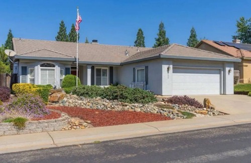 Ione Casa | Welcome to the Large House