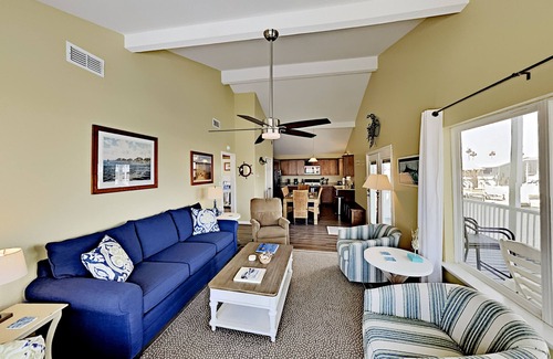 City-by-the Sea Casa | Welcome to The Lazy Bay | Canal Front Home with Boat Dock
