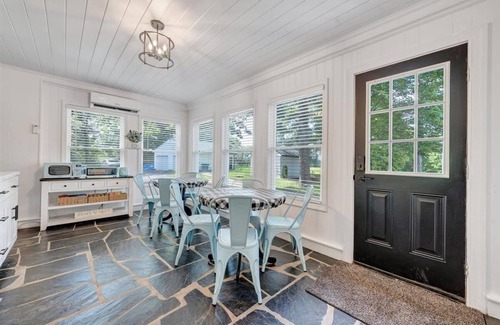 Blairs Otro | Welcome to the Levi Hall Farmhouse – A Cozy Slice of Virginia History