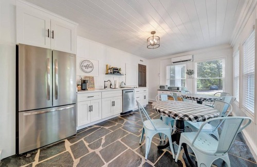 Blairs Otro | Welcome to the Levi Hall Farmhouse – A Cozy Slice of Virginia History