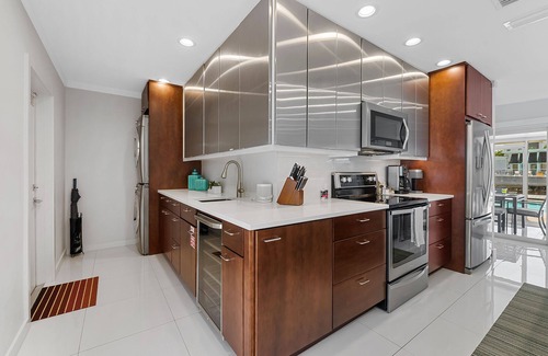 Wilton Manors Casa | ¡Bienvenido a Martell House, una joya contemporánea recién incluida en Rivers Bend!