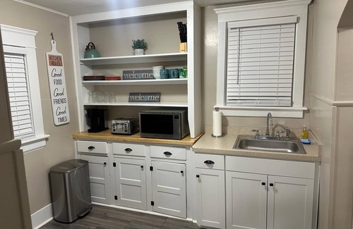 Akron Casa | Welcome to The Perazim!