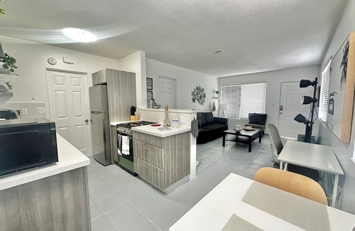 Central Oakland Park Apartamento | Welcome to the Seahorse Cottage Apartment – Your Stylish Fort Lauderdale Escape