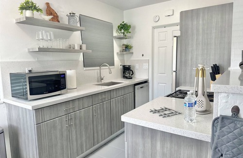 Central Oakland Park Apartamento | Welcome to the Seahorse Cottage Apartment – Your Stylish Fort Lauderdale Escape