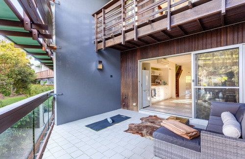 Zilzie Apartamento | Welcome to the Serene Scene at Lakewood, where tranquility meets natural beauty.