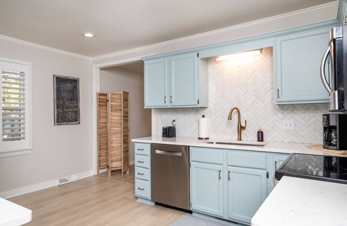 Simpsonville Casa | Welcome to The Taylor House; Simpsonville gem that offers more than just a stay.