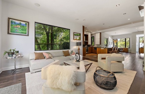 Lytton Park Casa | Welcome to The Treehouse, a tranquil escape in the middle of the city!