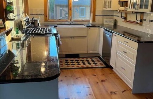 Twin Mountain Cabina | Welcome to “The Tulip” Riverfront Post & Beam