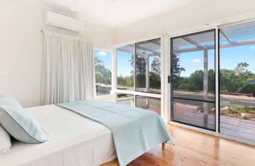 Point Vernon Casa | Welcome to the upmarket, glamorous, Esplanade Ease.