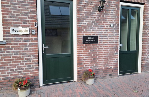 Leidschendam Apartamento | Welcome to the van Boheemen family on the Akkerlust farm.