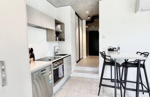 Kingston Apartamento | Welcome to the Woolstore!