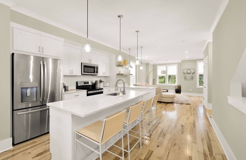 Randle Highlands Condominio | Welcome to this exquisite 3-bedroom 3-bathroom condo townhome condominium.