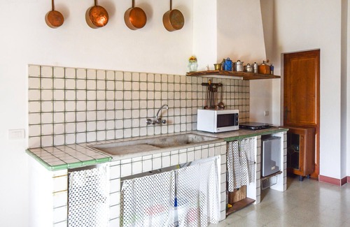 Montorsaio Apartamento | Welcome to Tuscany and this inviting vacation apartment surrounded by picturesque countryside.