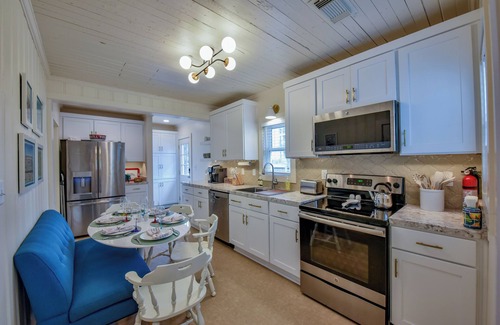 Forest Lake Casa | Welcome to Urban Retreat!
