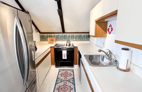 Carrabassett Valley Chalet De Esquí | Welcome to the Valley Chalet, just minutes away from your next adventure!