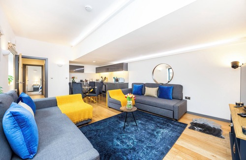 West Kensington Apartamento | Welcome to your comfortable and convenient London retreat at Plotseeker’s 2 Bed 2 Bath Deluxe Flat in Kensington!