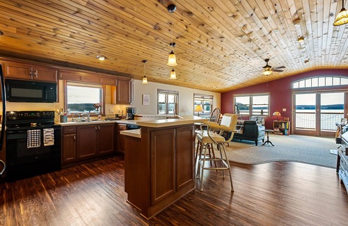 Gills Rock Condominio | Welcome to your Happy Place!
