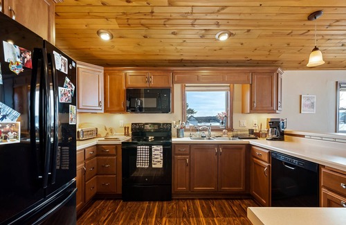 Gills Rock Condominio | Welcome to your Happy Place!