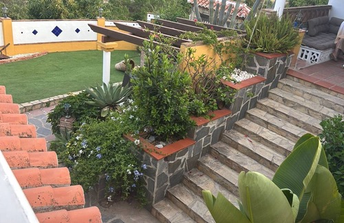 Almuñécar Cabaña | Bienvenido a tu refugio de descanso