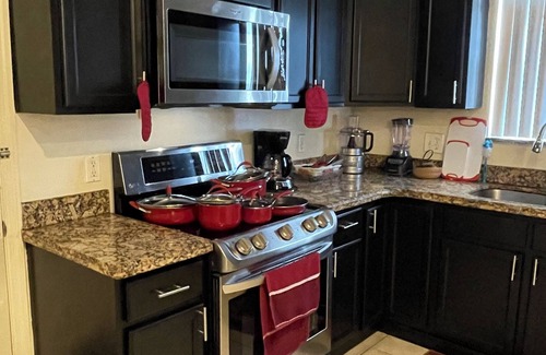 Highland Garden Casa | Welcome to your "Home Away From Home" getaway. Cozy with modern look living room